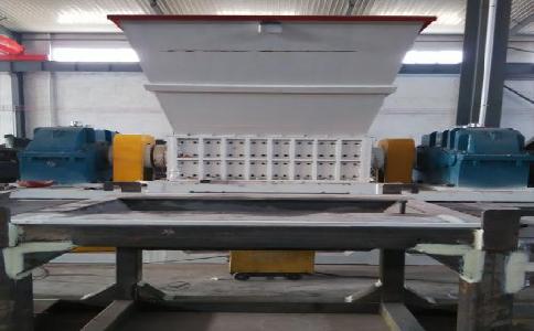 哪些因素決定著<a href='http://www.scives.cn/ssxl/10.html' target='_blank'><span>金屬撕碎機</span></a>的價格